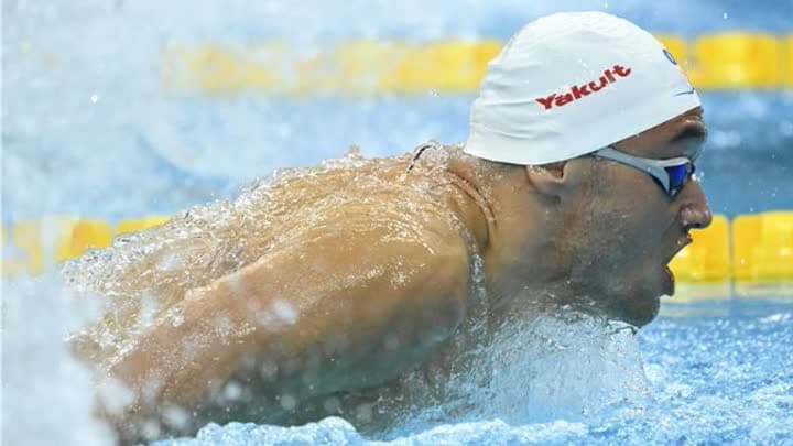 الروماني بوبوفيكي يحطم الرقم القياسي العالمي لسباق 100 متر سباحة حرة