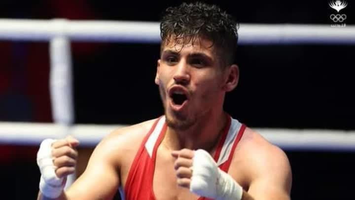 عشيش يحرز ذهبية في بطولة الحزام للملاكمة