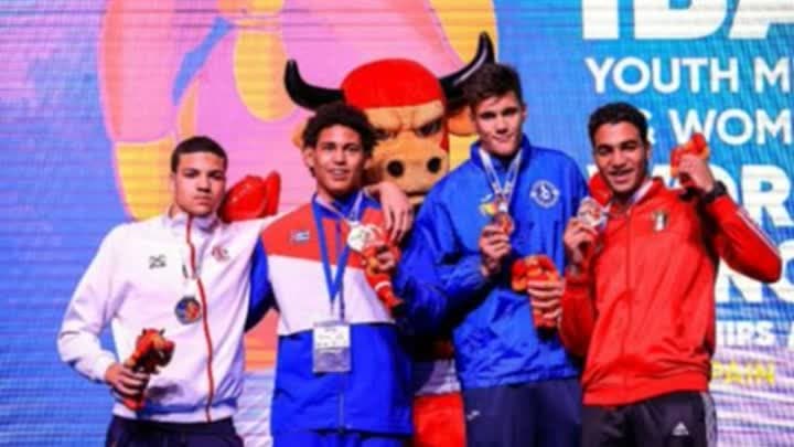 عمر خالد.. النقطة المضيئة للملاكمة المصرية في بطولة العالم للشباب