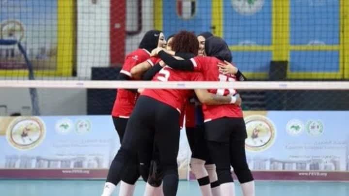 الأهلي يعبر سبورتنج لنهائي دوري سيدات الطائرة