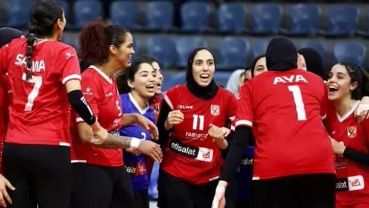 الأهلي أول المتأهلين لنصف نهائي دوري سيدات الطائرة