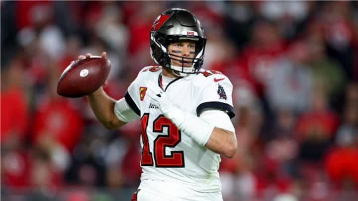 أسطورة كرة القدم الأمريكية توم برايدي يعلن اعتزاله