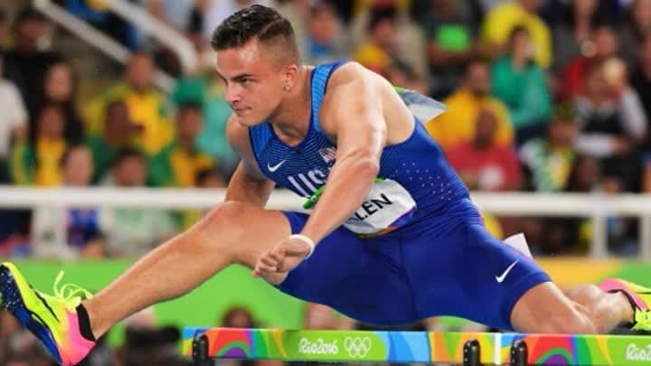 العداء الأولمبي آلين ينضم لفريق كرة قدم أمريكية