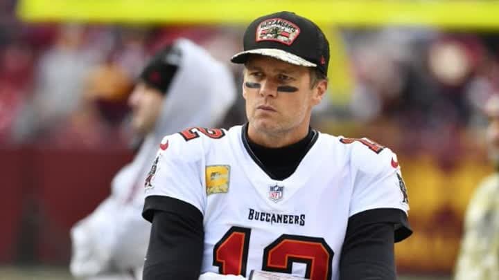 أسطورة كرة القدم الأمريكية توم برايدي يعلن اعتزاله