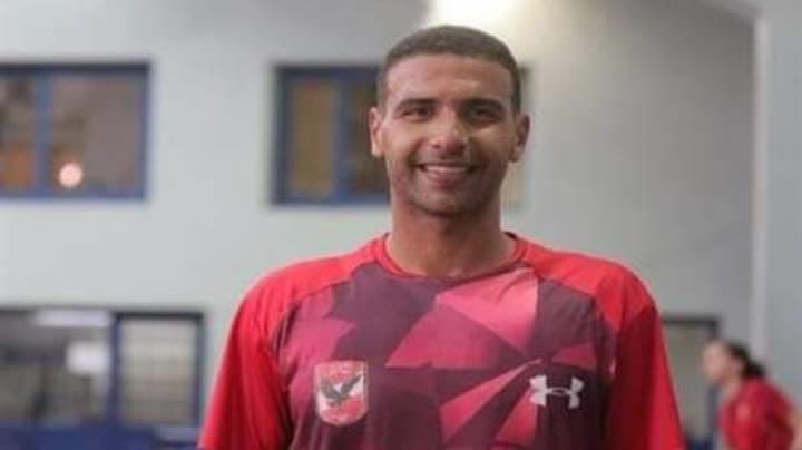 عمر عصر يعلن عودته للأهلي