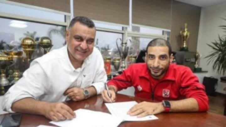 الأهلي يربط أسطورة تنس الطاولة بعقد جديد