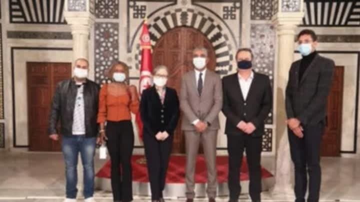 نجلاء بودن تكرم الحفناوي وغفران بالخير