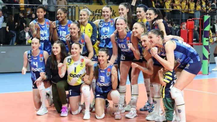 CL W: Fenerbahce Defeated VakifBank in First Leg of the CEV Champions League Semifinals