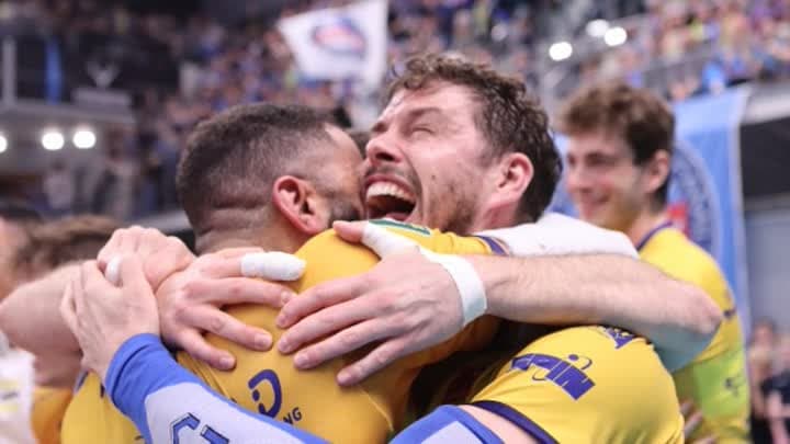 CEV CUP M: Valsa Group Modena Triumphs in CEV Cup Big Finale Against Knack Roeselare