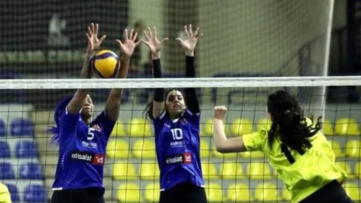 الأهلي يهزم دجلة ويصعد لنهائي كأس سيدات الطائرة