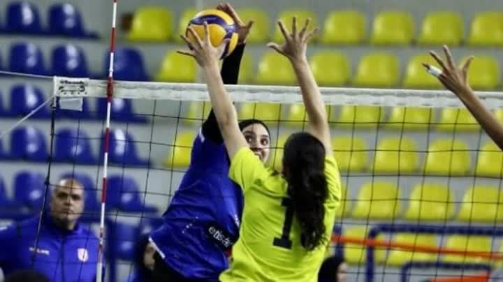 سيدات الأهلي والزمالك يقتربن من بلوغ نهائي كأس مصر للطائرة