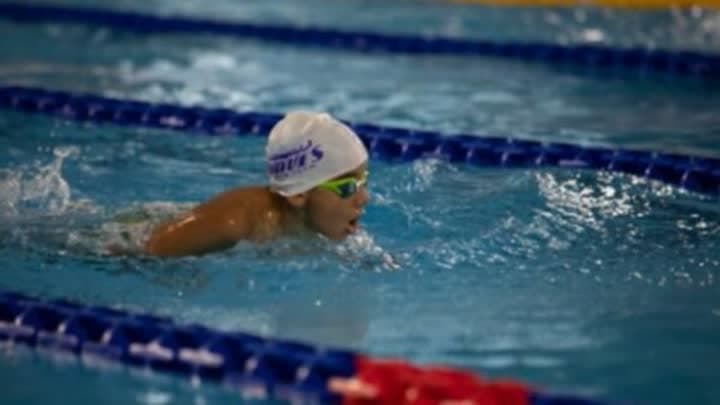 الإعلان عن تنظيم البطولة العربية الأولى للسباحة في أبوظبي