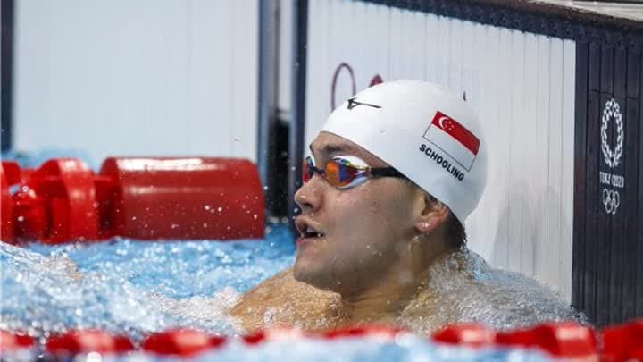 سباح سنغافورة التاريخي يبدأ الخدمة العسكرية