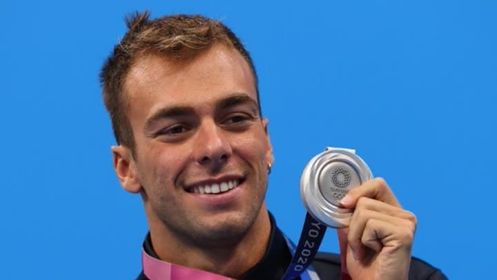 بالترنييري يحتفل بالفضية كما لو كانت ذهبية