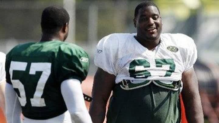 وودي يعلن الاعتزال بعد 12 موسما في دوري كرة القدم الامريكية