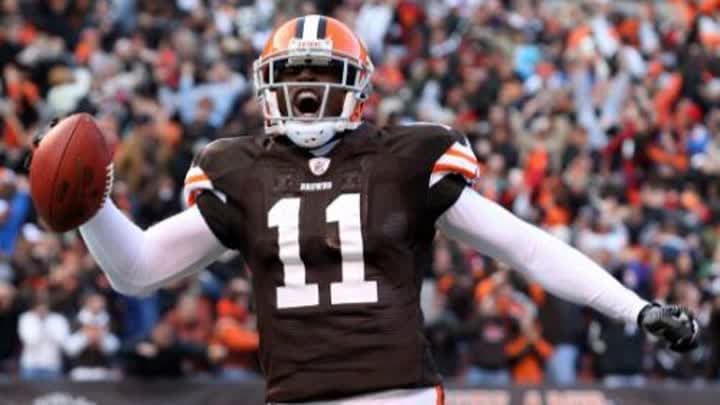 براونز يفاجيء دولفينز في الثواني الاخيرة بدوري كرة القدم الامريكية