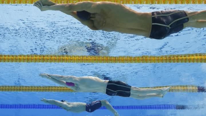 تشيكون الأسرع في تصفيات سباق 100 متر حرة