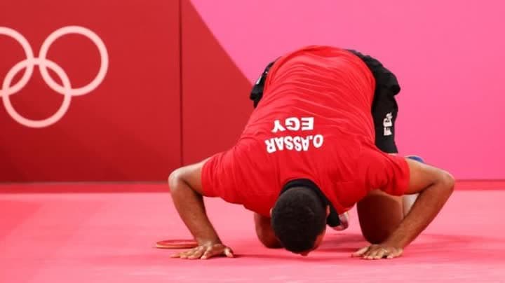 عمر عصر.. مسيرة مبهرة لصاحب المضرب الذهبي