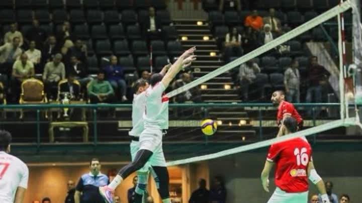 بالصور: طائرة الزمالك تقهر الأهلي.. وتتوج بكأس مصر