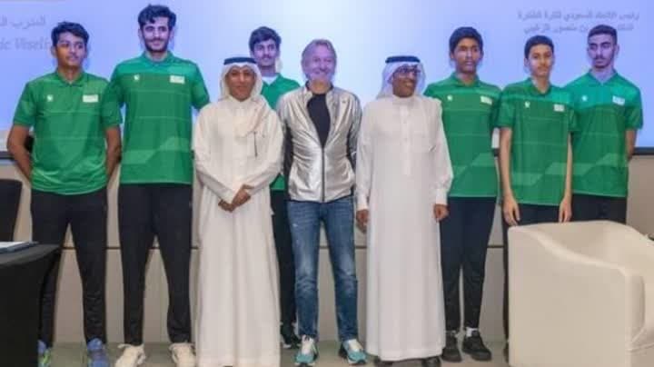 مدرب مصر السابق يقود المنتخب السعودي للطائرة