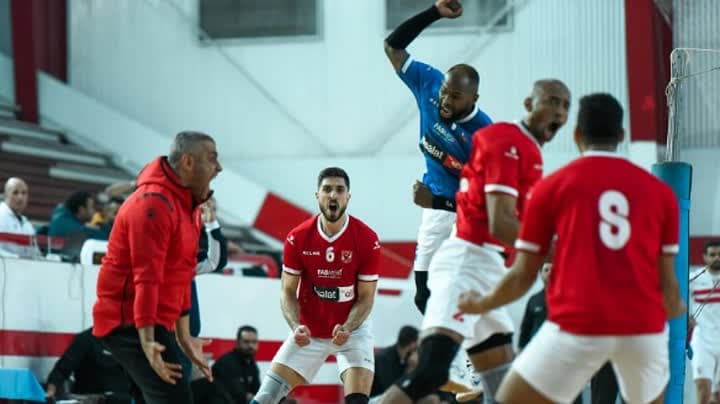 بالصور.. طائرة الأهلي تكتسح الزمالك