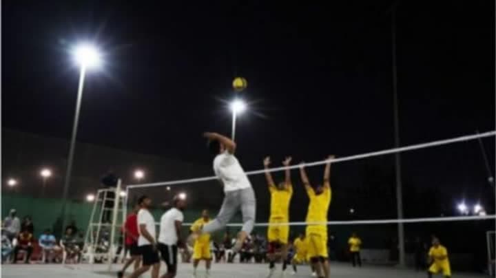 حسم مسابقة الطائرة في الدورة الرياضية العمالية بالإمارات