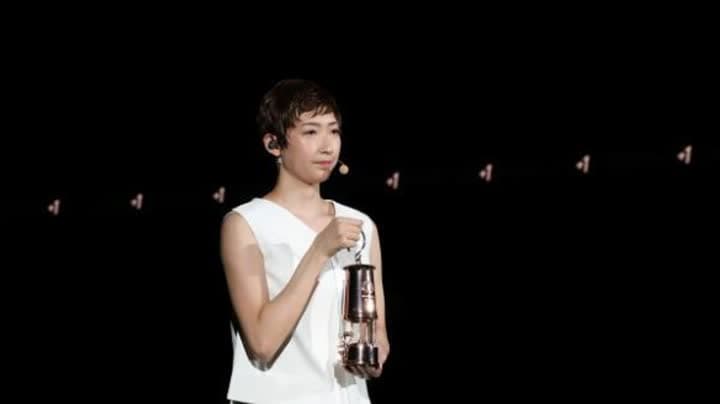 السباحة اليابانية ريكاكو تفوز بأول سباق بعد إصابتها باللوكيميا