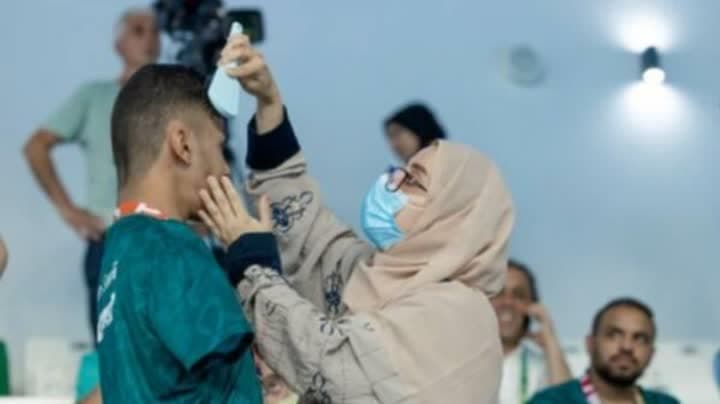 والدة سباح بارالمبي سعودي تخطف الأضواء بدورة التضامن الإسلامي