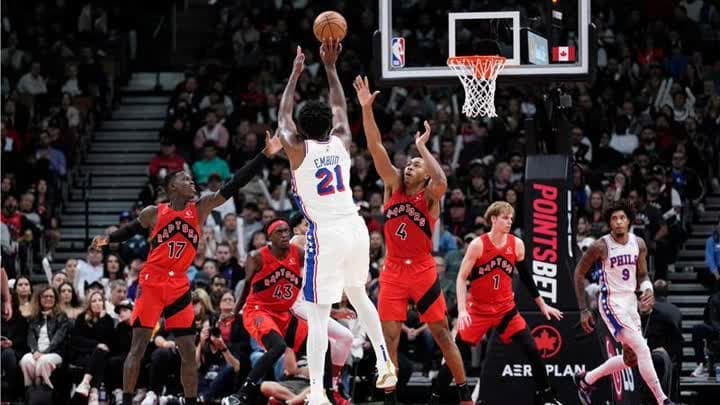 تيريس ماكسي  و  تورونتو رابتورز