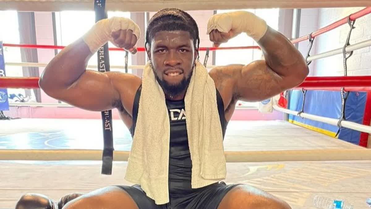 ديفيد أديلي