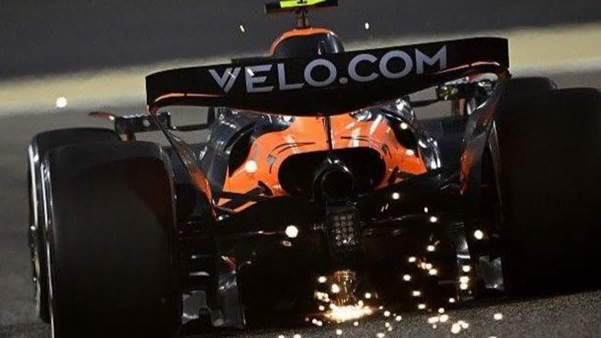 سيارة مكلارين في سباق الصين