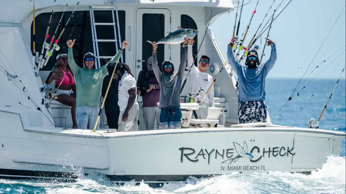 لاعبو اتحاد كرة القدم الأميركي الحاليون والسابقون يشاركون في النسخة الثالثة من مسابقة الصيد The Catch