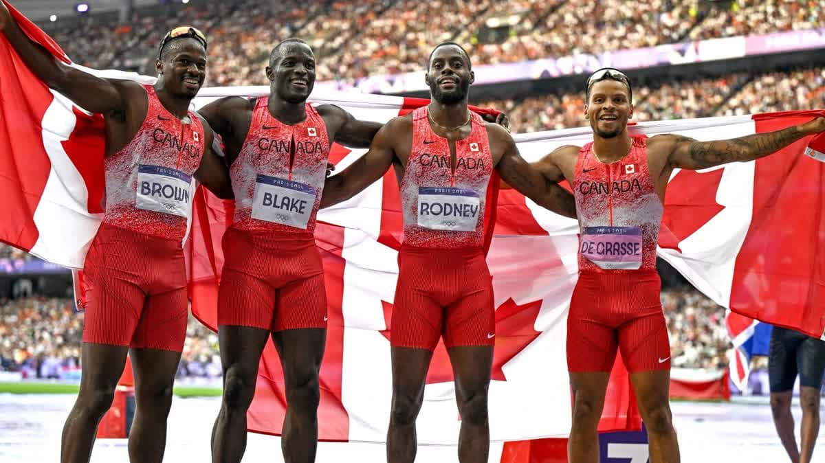 أبطال كندا الأولمبيون آرون براون وجيروم بليك وبريندون رودني وأندريه دي جراس