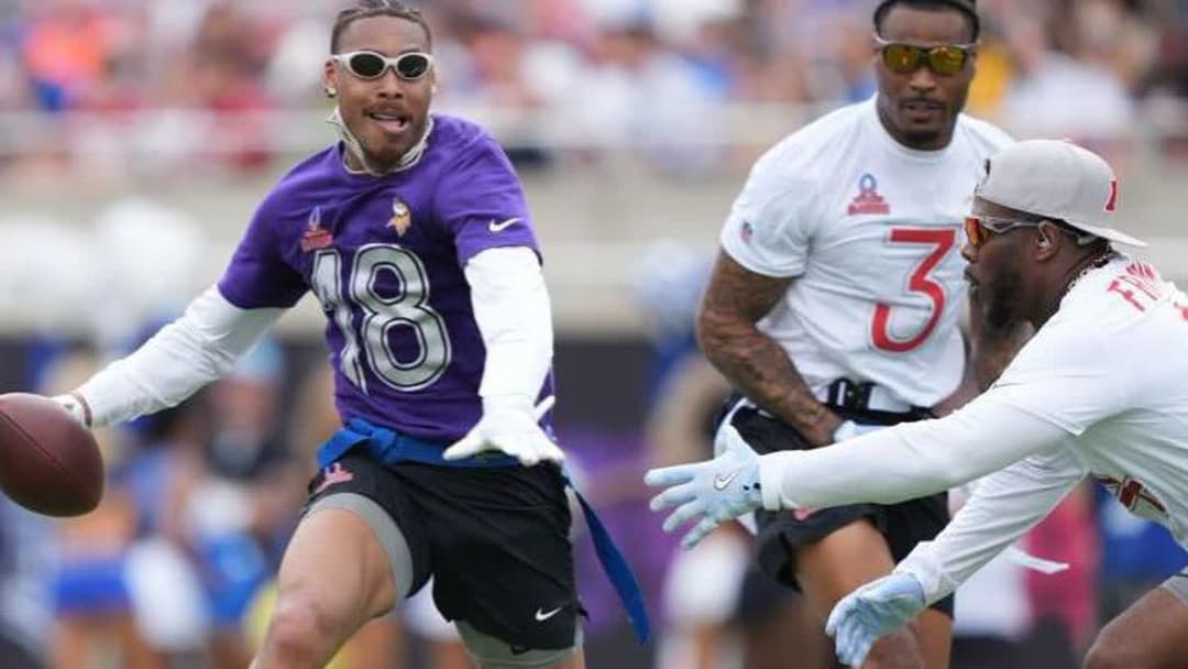 كرة القدم الامريكية بالعلم