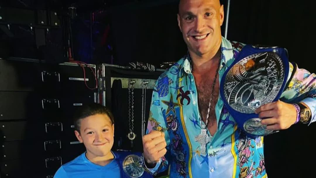 تايسون فيوري وابنه 