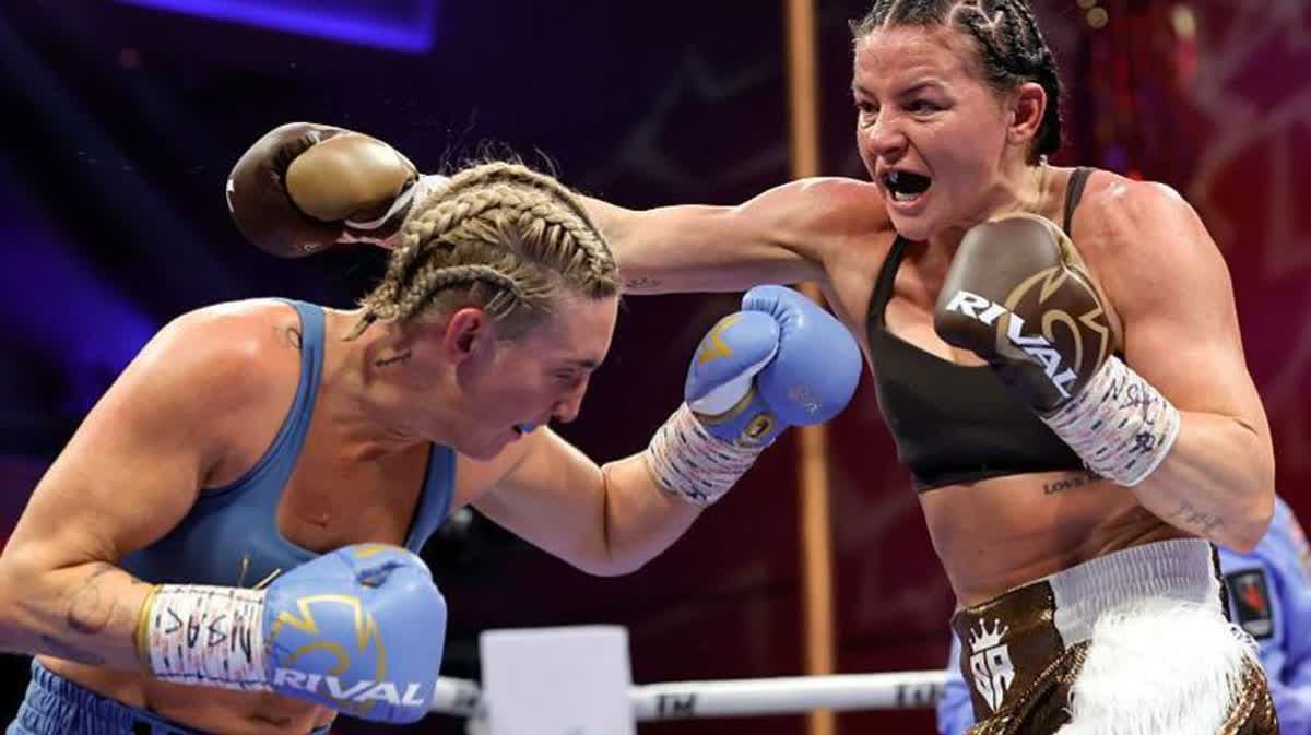 ساندي رايان وميكايلا ماير