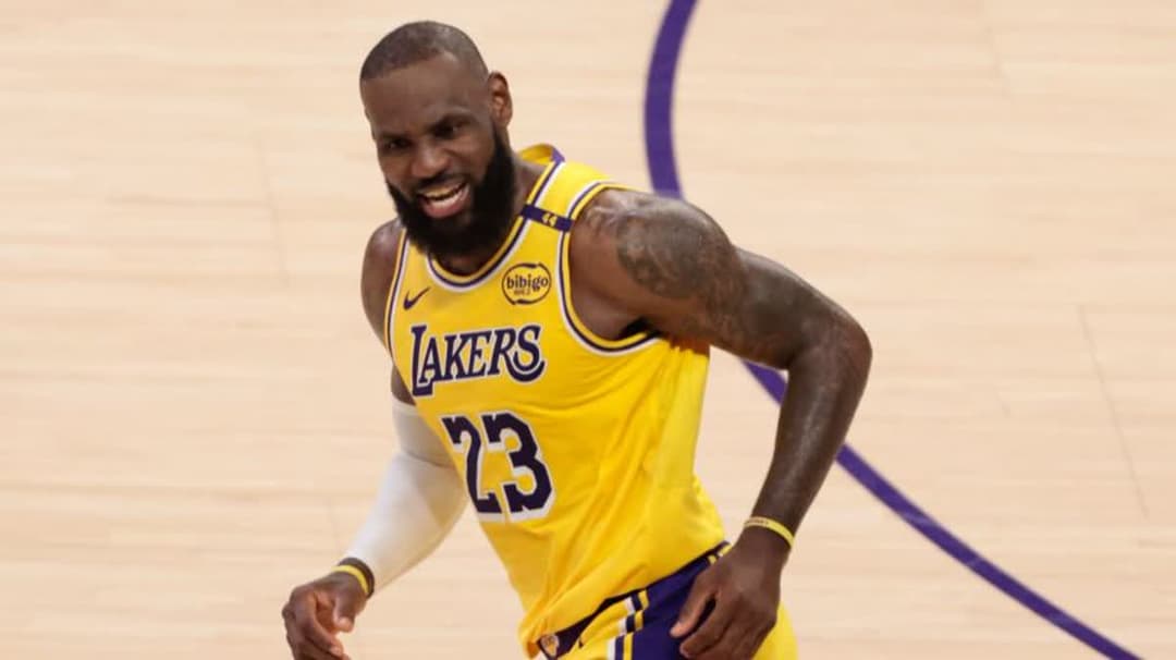 ليبرون جيمس 