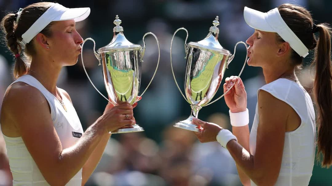 إليز ميرتنز وفيرونيكا كوديرميتوفا 