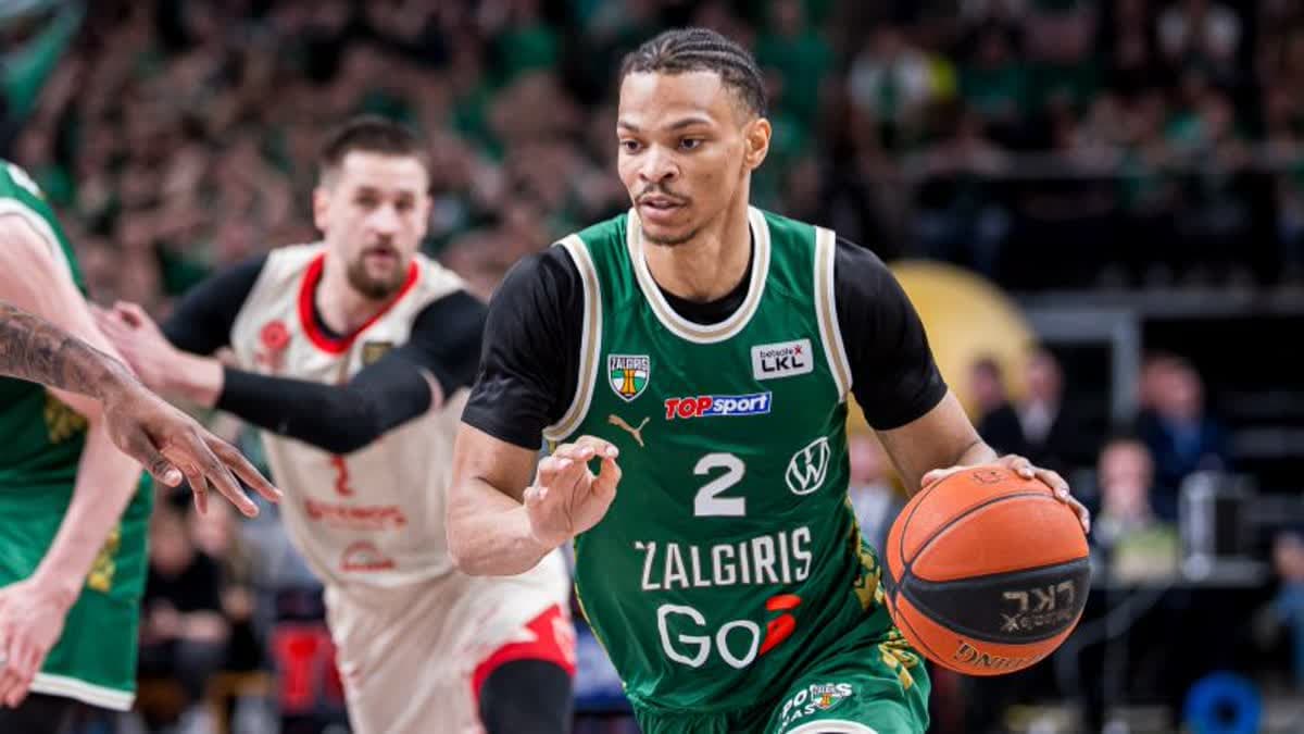 إيزياه وونغ