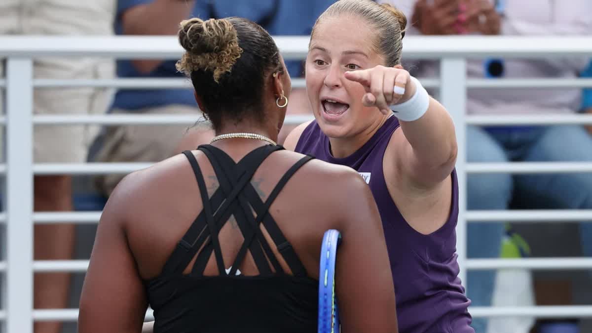 يلينا أوستابينكو وتايلور تاونسند