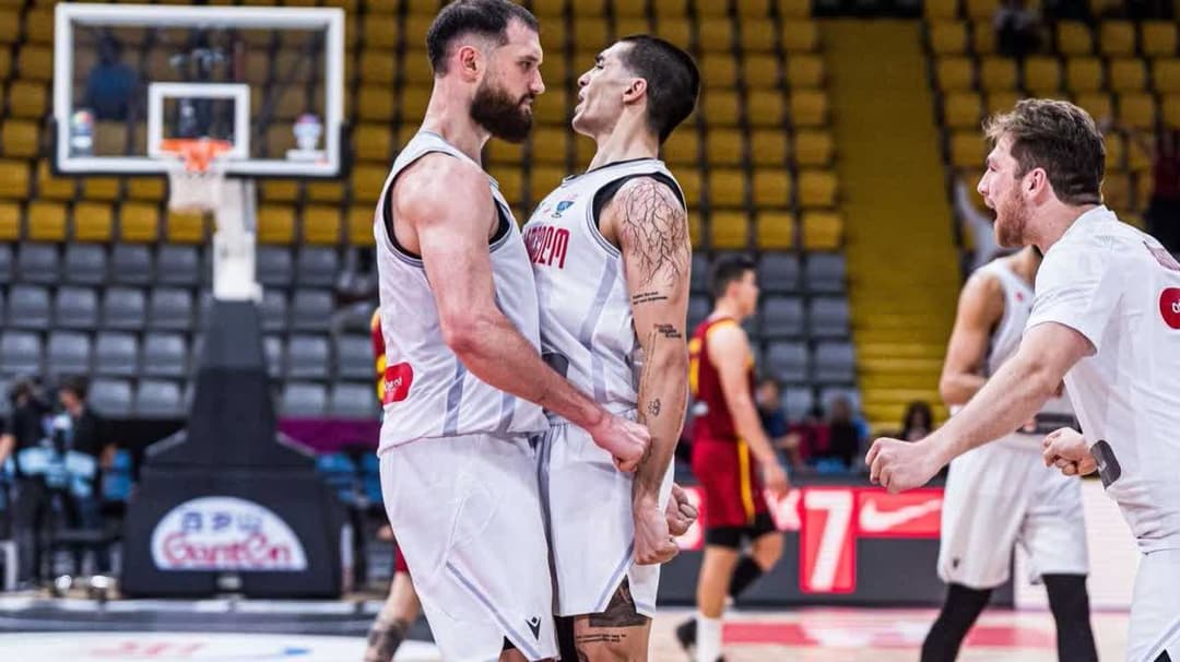 جورجيا تفاجئ اسبانيا