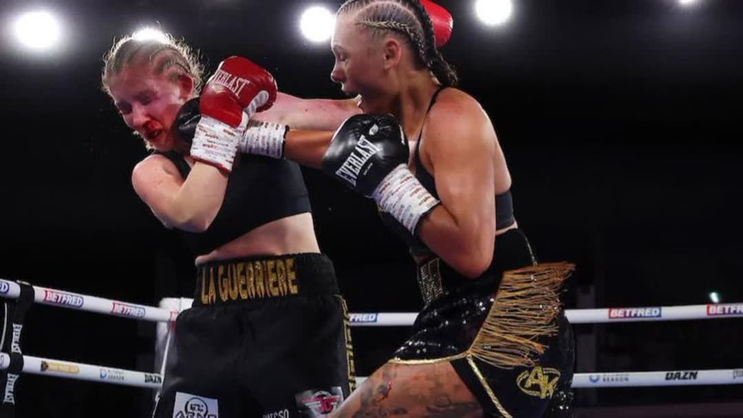 لدى تياه ماي أيتون أكثر من 300 قتال في سجلها للهواة