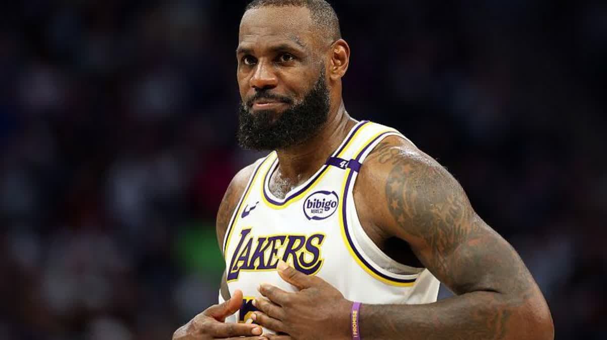 ليبرون جيمس