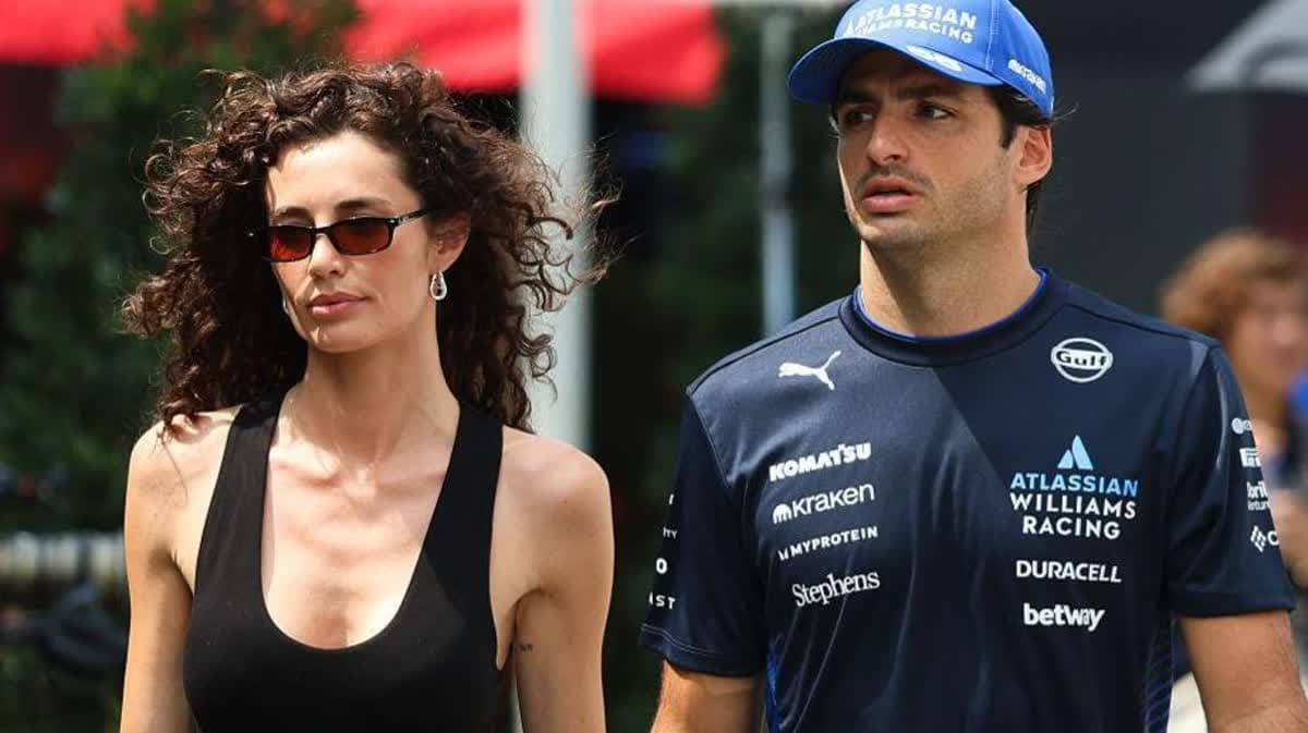 كارلوس ساينز مع صديقته 