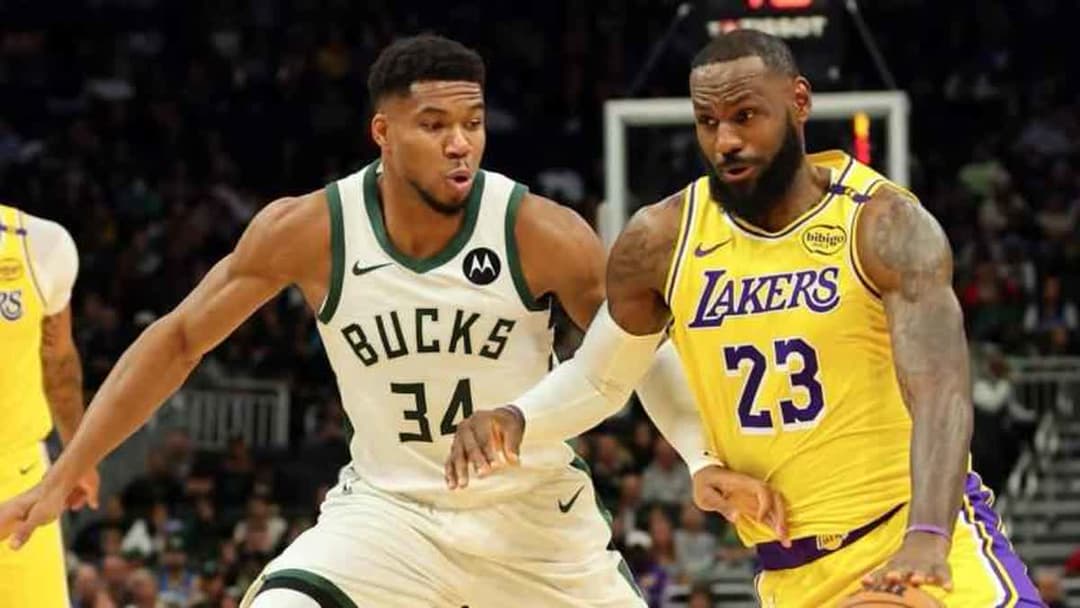 يانيس أنتيتوكونمبو وليبرون جيمس