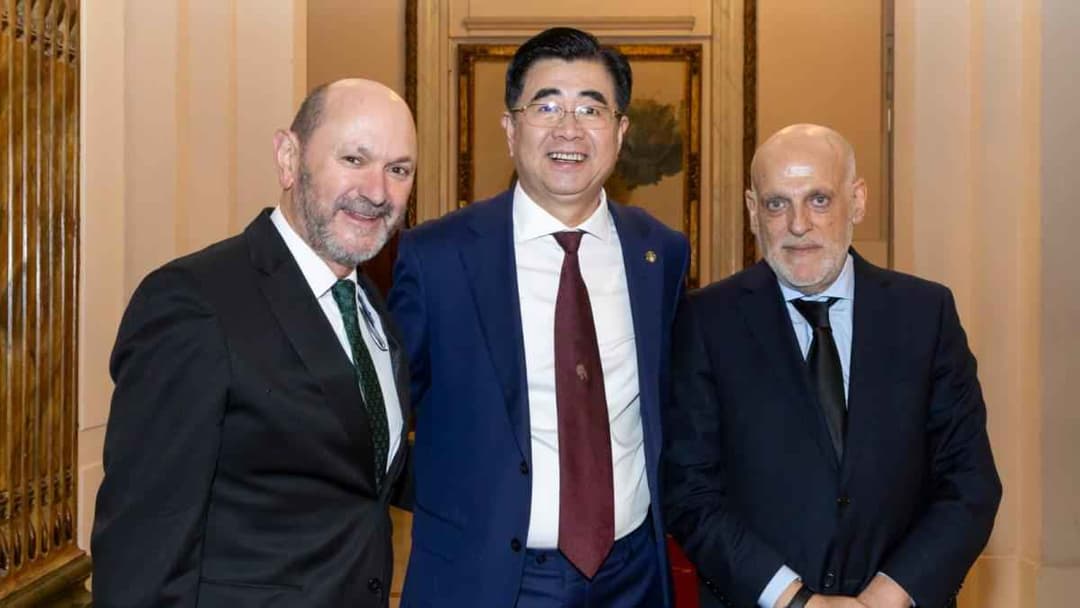 رافائيل لوزان (وخافيير تيباس وسونغ كاي