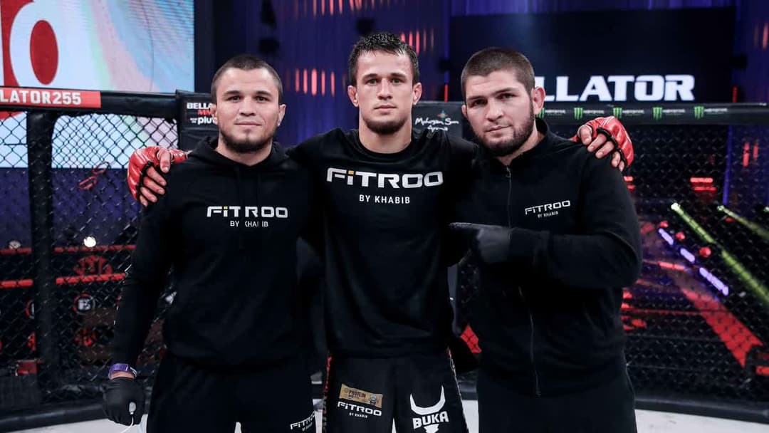 عثمان نورماغوميدوف وفريقه