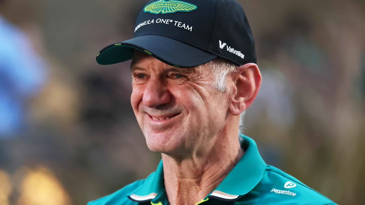 ادريان نيوي