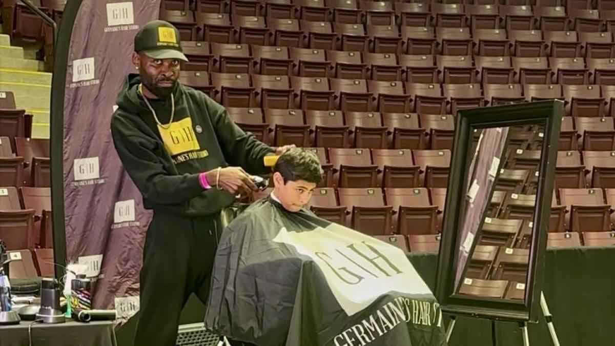 قصة شعر في منتصف مباراة توني