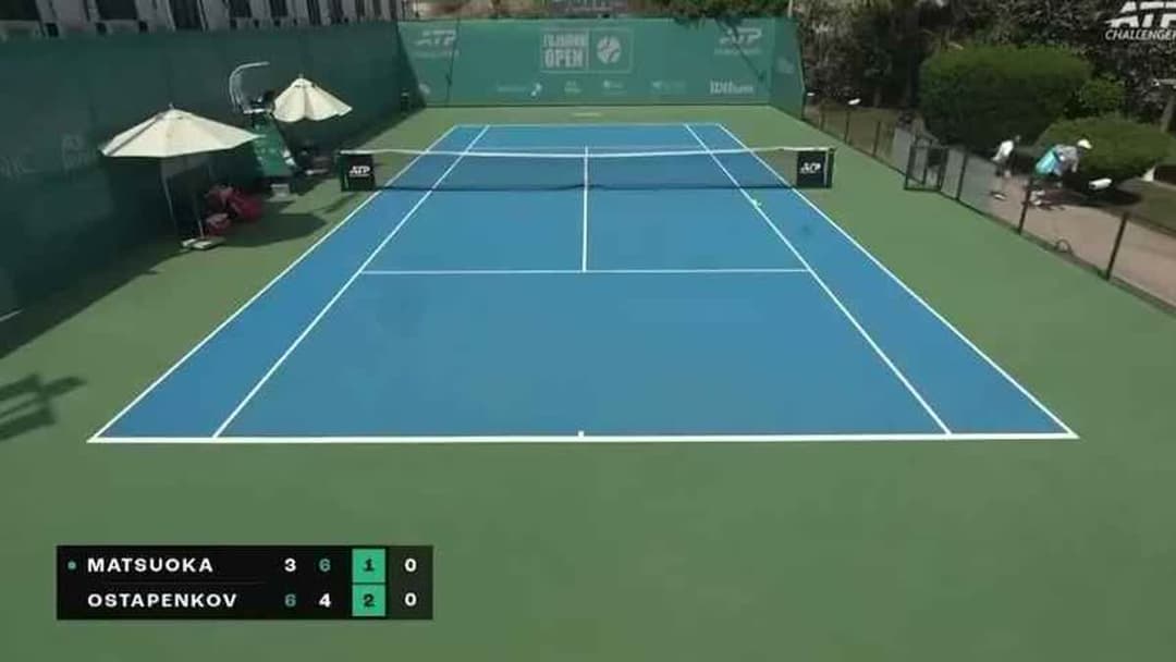 فرار لاعبين من ملعب تنس في الإمارات بسب مسيرة